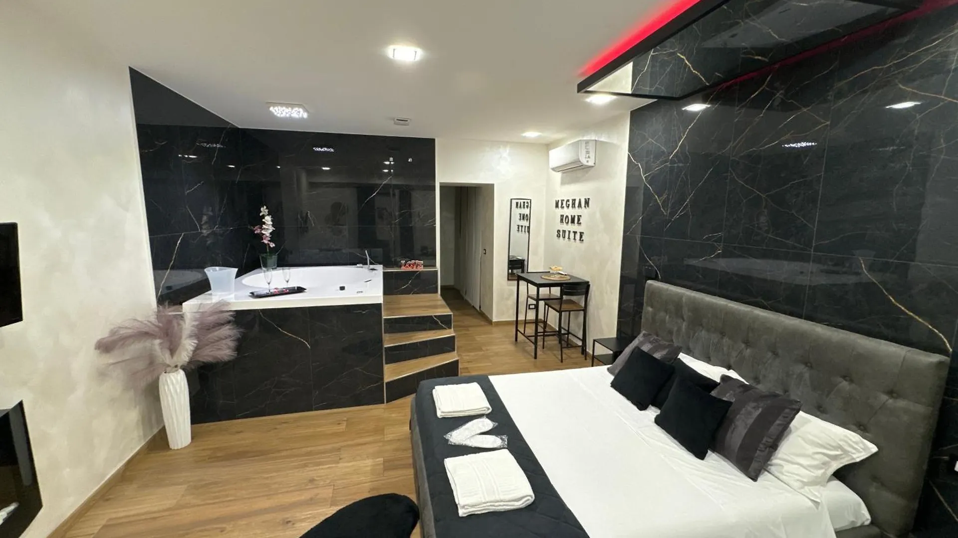 Contatti di Suite Meghan Home