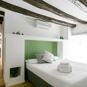 mortara-navigli-apartments.italymilanhotels.net/